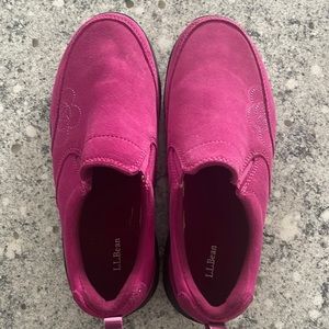 NWOT Girls L.L. Bean rubber bottom slip on suede shoes. Size 6
